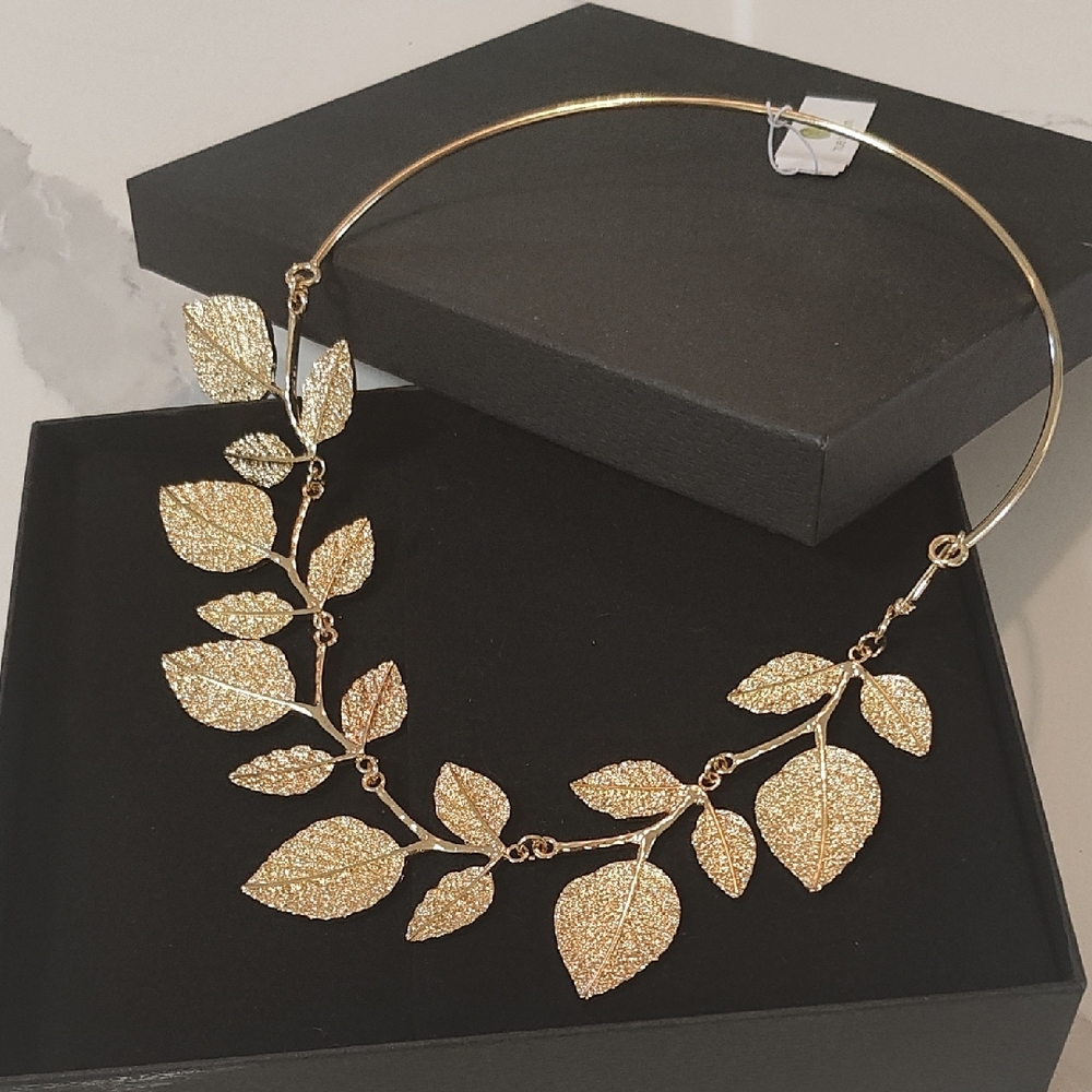 Gold Botanical Leaf Necklace with Textured Finish
